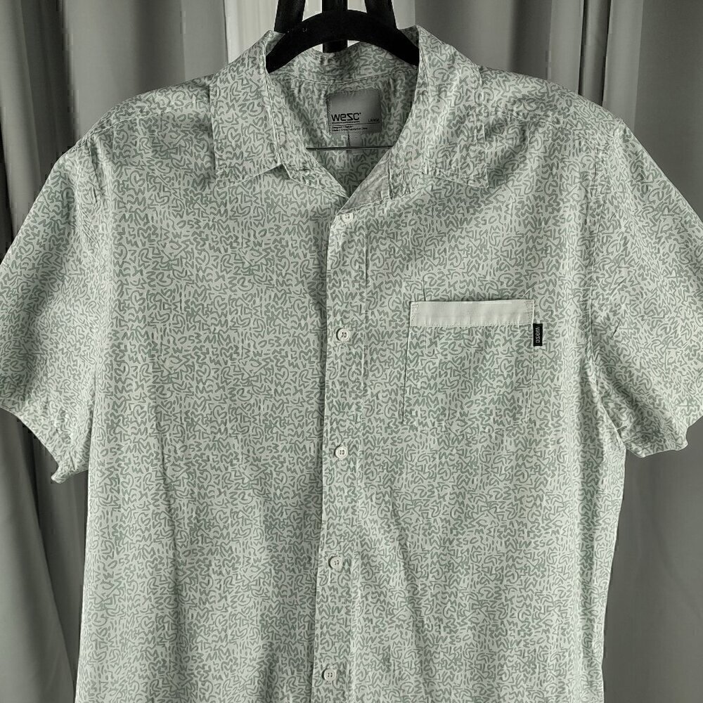 WESC 100% Cotton Pastel Green White Fitted Button Down Short Sleeve Shirt Size L - Picture 2 of 11